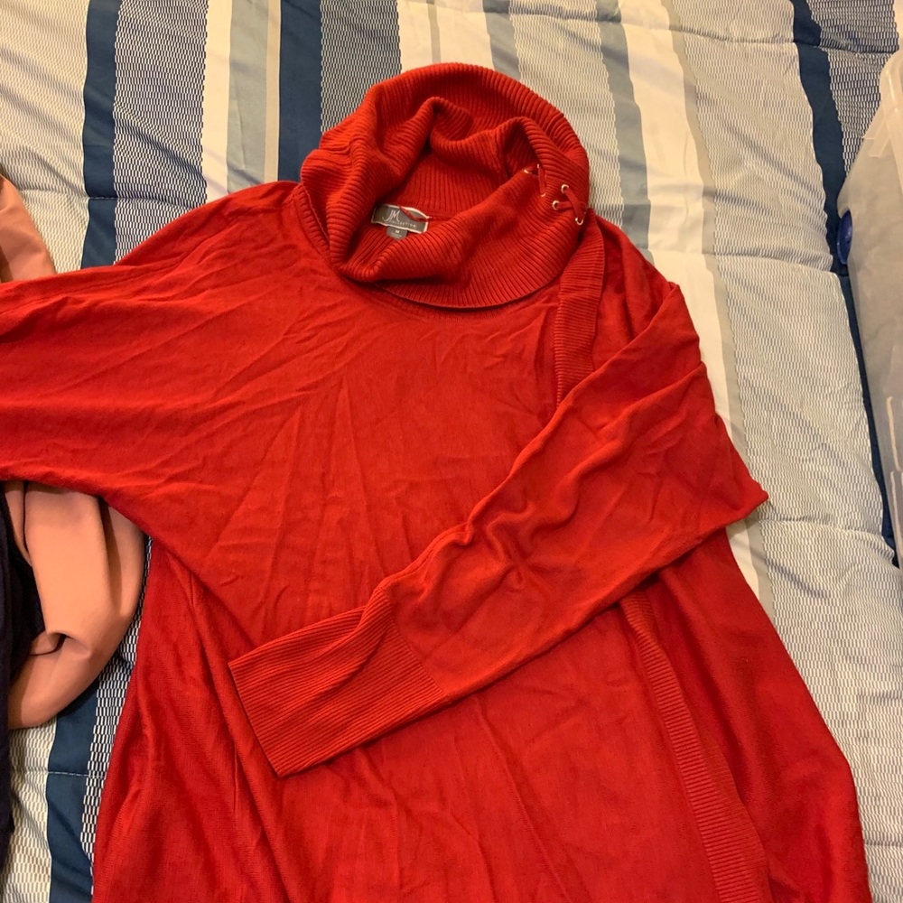 JM collection Red Cross over sweater, Medium